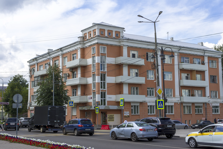 Советская улица 58)